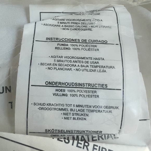 NEW Utopia Bedding White Throw Pillow Insert 20” x 20” – 100% Polyester Fill - Picture 4 of 6